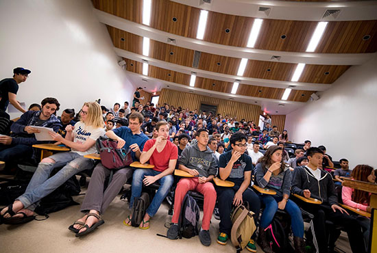 students in large lecture